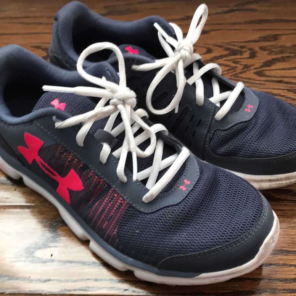GIRLS UNDER ARMOR SNEAKERS